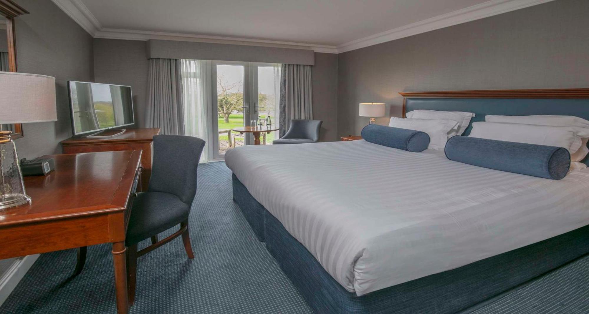 Windmill Village Hotel, Golf Club & Spa, BW Signature Collection Coventry Exterior foto