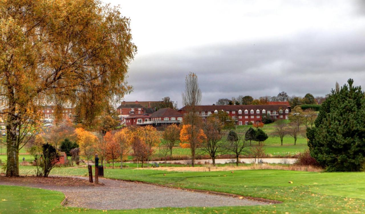 Windmill Village Hotel, Golf Club & Spa, BW Signature Collection Coventry Exterior foto