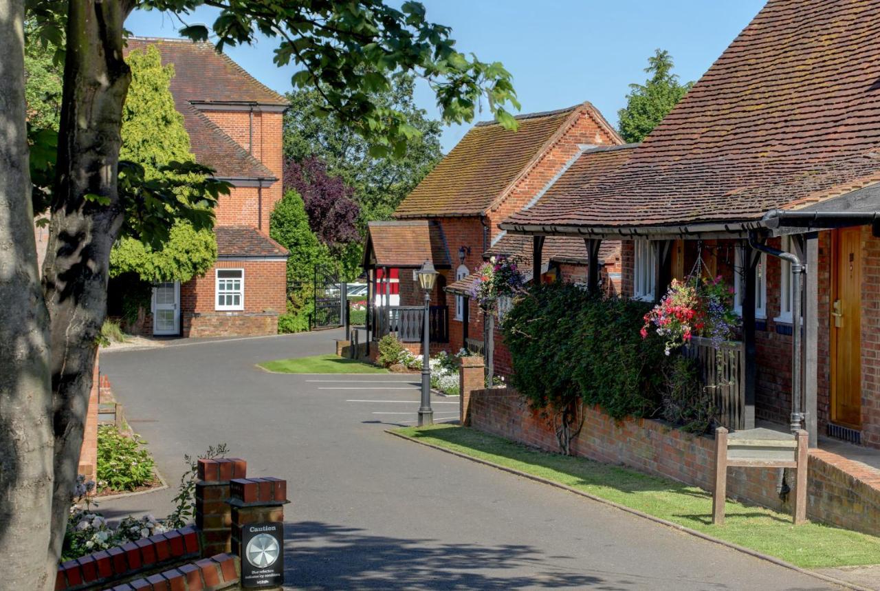 Windmill Village Hotel, Golf Club & Spa, BW Signature Collection Coventry Exterior foto